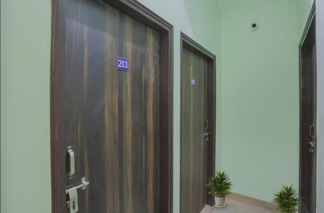 Dream Bed Hotel Noida Buitenkant foto